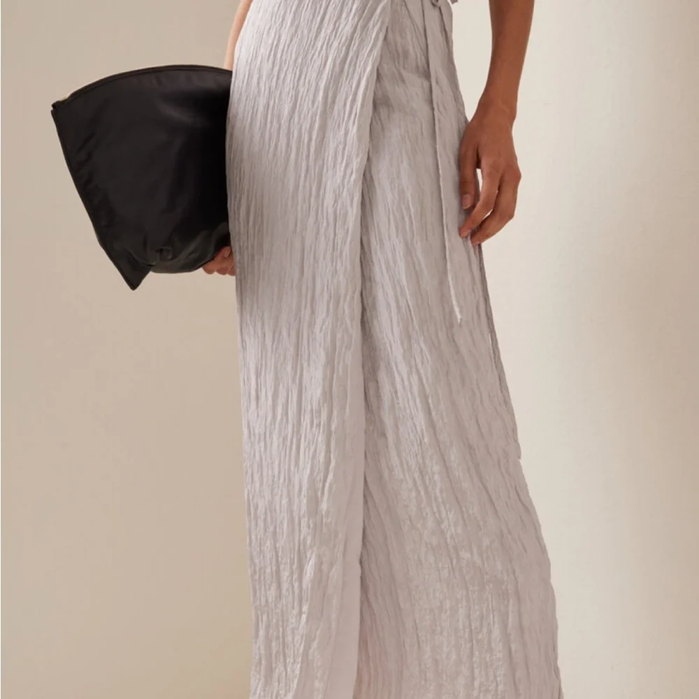 SIR. Moda Operandi Exclusive Silver Ligera Open Back Top & Crinkle Satin Skirt - Picture 4 of 16